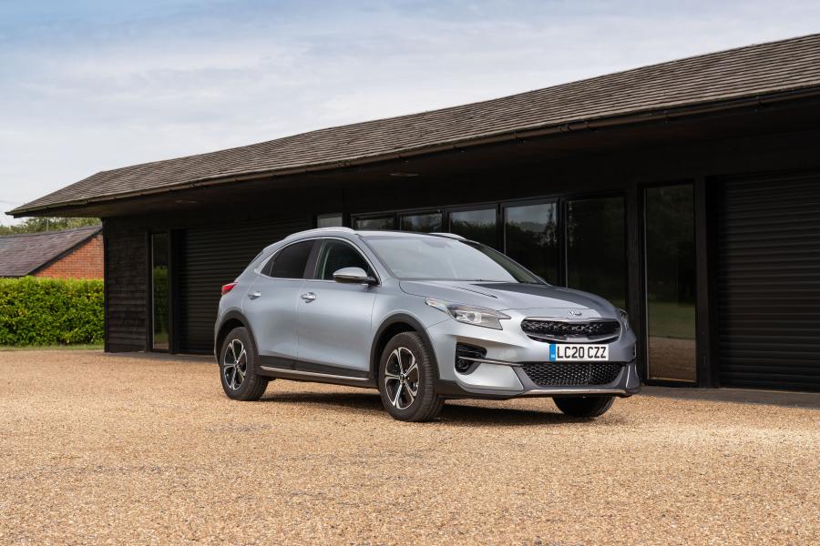  Kia XCeed PHEV 2020 года  (UK) (фото 8 из 40)